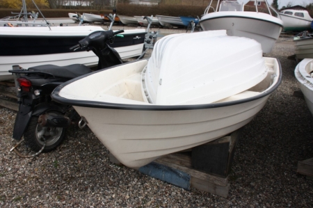 Used dinghy, Crescent 380