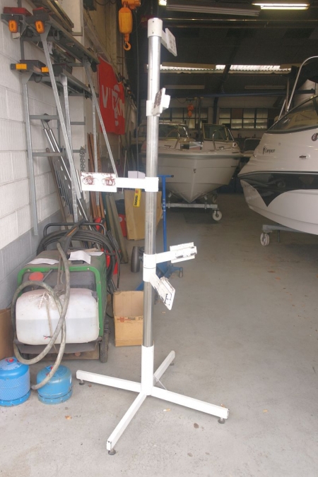 Stand for outboard engine