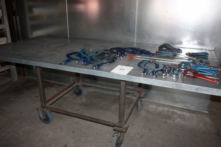 Workbench, steel, wheeled: 2800 x 1250 mm. Various pliers etc on top