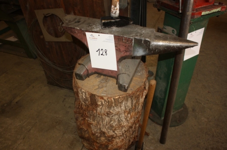 Anvil on the stump. Length 700 mm c. Width approx. 130 mm + 2 sledge hammers