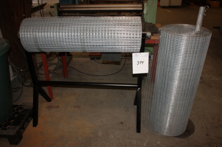 2 rolls of wire mesh including unwinder + board with rubber