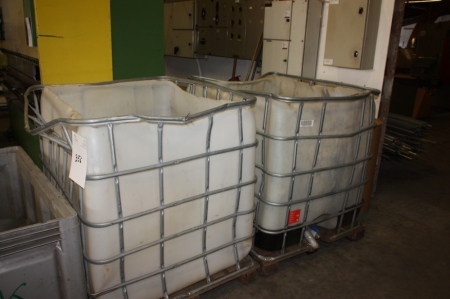 2 pallet boxes + plastic box containing: scrap Zinck, aluminum and stainless steel. Plastic Case not included