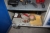 Blika værktøjsrullebord med indhold + skruestik + 2 elektromagnetvinkel målere, 45 og 90 grader, Peddinghaus