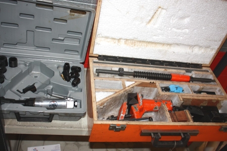Pneumatic Compression tool, TRU, + top clamping tool for milling off of steel bars / radii, Snap Tap threading tool lathe