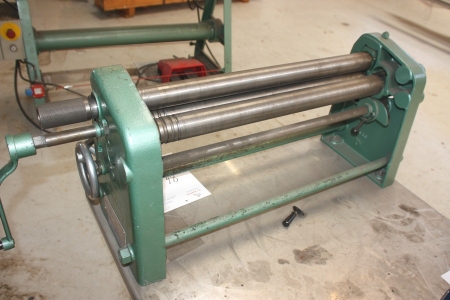 Manual rolling mill, Luna, type 8905 6/15. Capacity: 675x1, 5 mm + stainless steel table