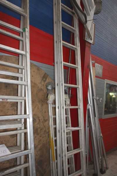4 aluminum ladders, including Raufoss