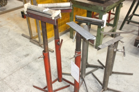 4 support stands and 3 roller support stands