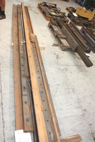 2 rails for folding machine, length 4000 mm
