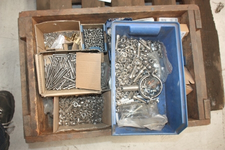 Pallet with bolts and screws + Castors