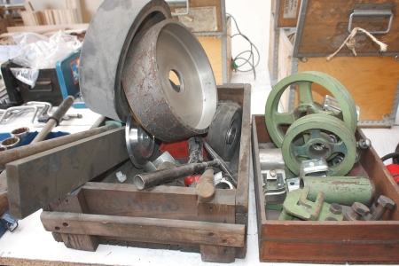 2 boxes miscellaneous (pulley, etc.)