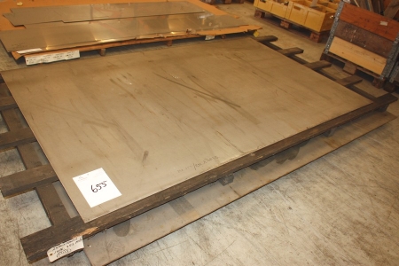 Miscellaneous metal sheet panels on pallet: 1) P113 253 MA 2470 x 1500 x 6 mm + 2) P112: duplex SAF 2205, 1860 x 2740 x 6 mm