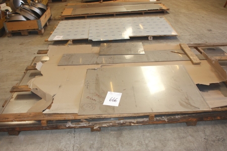 Diverse plader på gulv rustfri 304 ca 720 kg