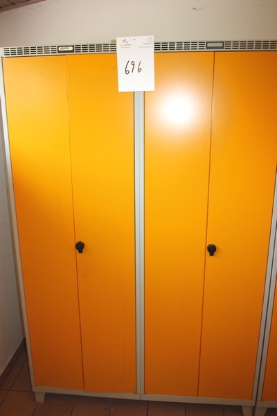 42compartment locker