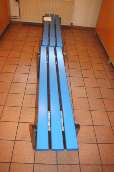 2 blue benches, length = 1400 mm
