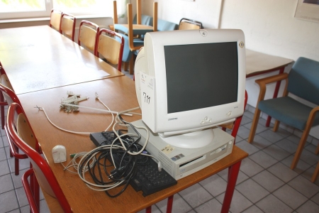 PC, IBM + Compaq skærm + tastatur og mus
