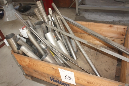 Pallet with stainless steel tubing