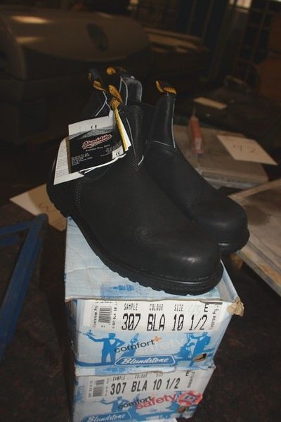 2 x safety boots, Blundstone, size 10½