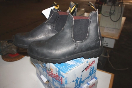 2 x safety boots, Blundstone, size 44 and 46