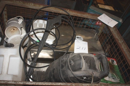 Contents wire mesh pallet (wire mesh pallet not included)