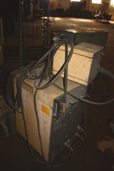 Controlled welding ESAB LAG 200 + wire feed unit, Esab A10-MEC 30 + welding cables and welding handle