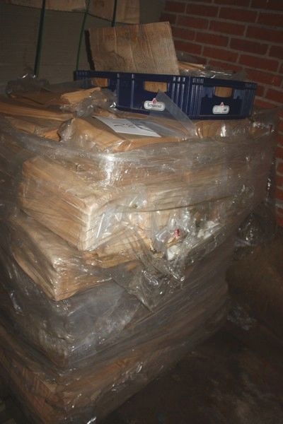 Pallet with perforated plastic bag, etc. Size 210 x 270 cm