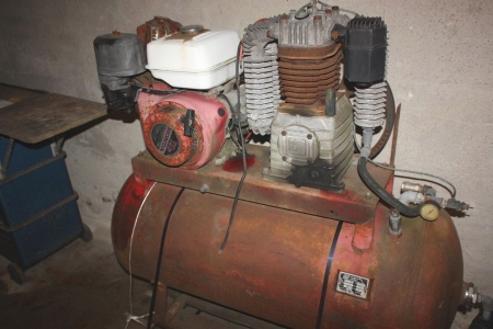 Compressor with Honda motor, pressure tank: 200 liters