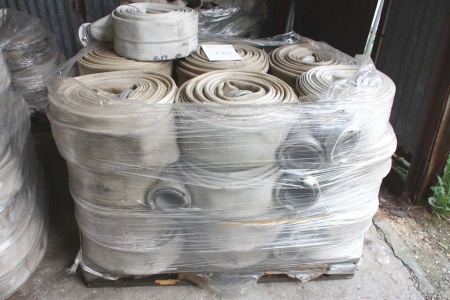 Pallet with about 27 water hoses, assorted sizes