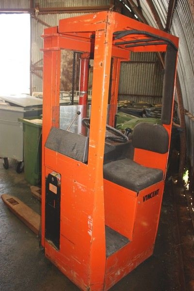 Electric stacker, Vincent. Condition unknown
