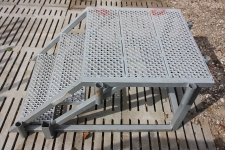 Galvanized stair landing. Unused. 3 step height for landing approx. 540mm. Can be fitted with transport wheels (which can be purchased separately from the seller)