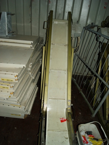 Belt conveyor – 380V – 0,04 kw – width 250 mm/length 3950mm – 10 lamellas
