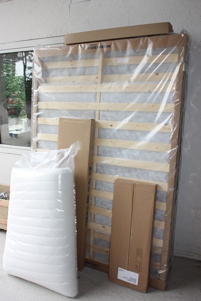 Box Mattress, foam. Sold without legs. Dimension: 140 x 200 cm. Unused