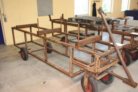 Material carriage, length approx. 4 meters. Rubber wheels.