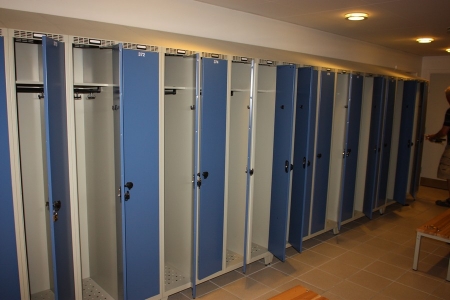 5 x 4-compartment lockers