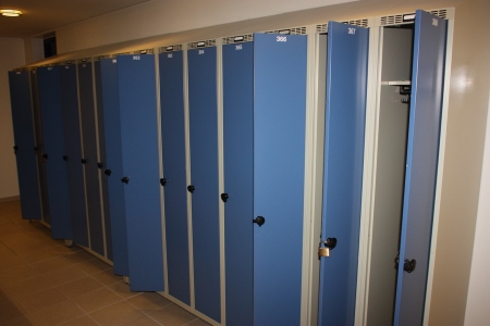 4 x 4 compartment lockers