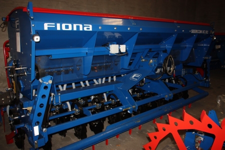 Fiona Seedcom XC DC, Orion XR 4.0, SN: HP05442. Unused combination seeder. Comes with used toot crumbler (not fitted)