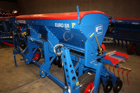 Fiona Euro SR, 3.00 m såmaskine med harve. Med markører + styreboks