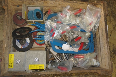 Pallet with cutting tools + grinding wheels + fixture tongs + pliers etc.