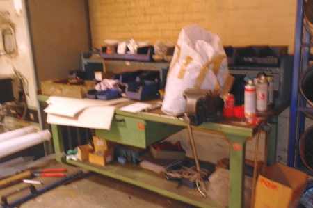 Work bench, 800 x 2000 mm + vice + drawer. Without content.