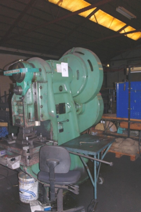 Eccentric press, PMB, EPTF-64 with built-on safety box