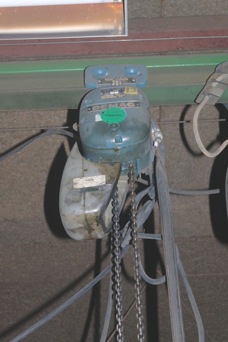 Electric hoist, Demag, 250 kg.