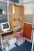 Rest i rum minus faste installationer 2 skriveborde + 4 reoler + Skuffesektion + 2 pc borde + 2 stole