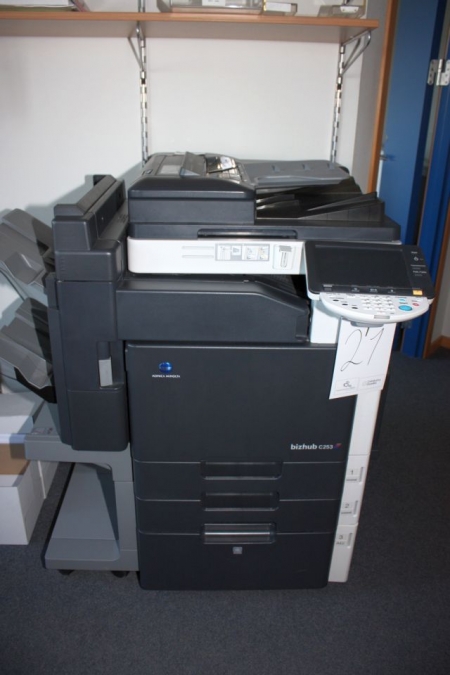 Color Copier, Konica Minolta bizhub C253, 3 paper magazines + finisher + scanner with automatic feeder. Less than 2 years old.