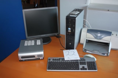 PC + fladskærm + tastatur + ekstra harddisk + printer