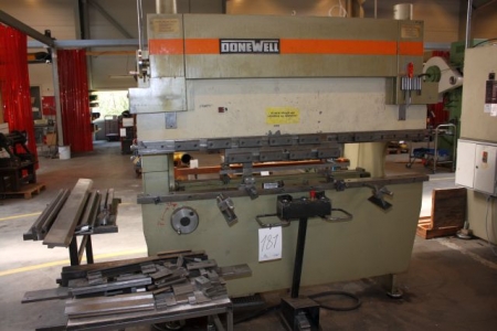 Brake press, Donewell model 35-2000 with accessories
