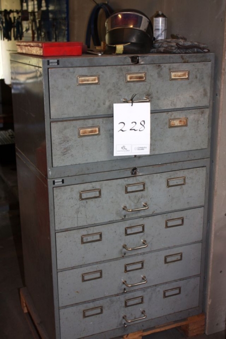 Drawer Cabinet with various welding accessories, cutting discs etc.