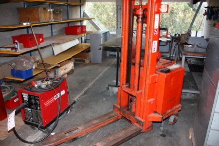 Electrical stacker, stand-in. BT, 1200 kg + charger