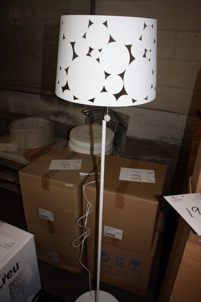 2 x floor lamps, La Creu. Diffuser in white metal. Overall / unassembled