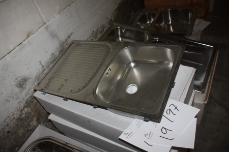 Stainless steel sink with drainer and strainer, Eico ML 40, ca. 790 x 470 mm (outside). Depth 160 mm.