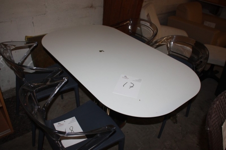 Spisebord, melamin, runde hjørner. Dimension ca. 1400 x 800 mm. Stålben