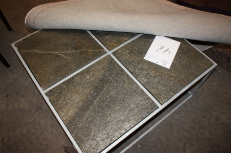 Sofabord, jern og skiferplader, dimension ca. 85 x 85 x 45 cm